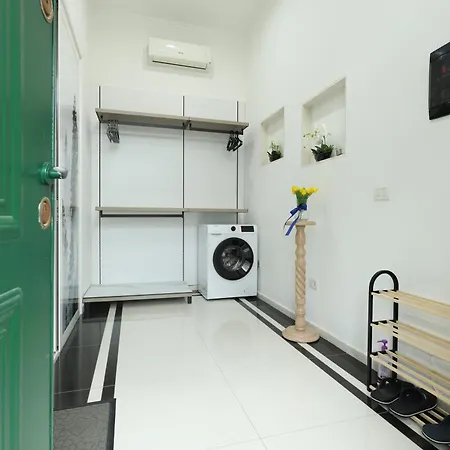 Apartment Sargi's *