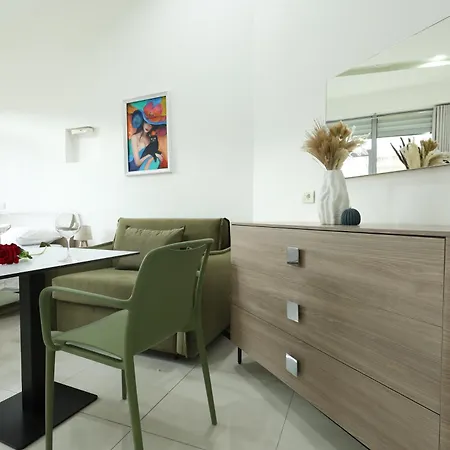 Apartment Sargi's *